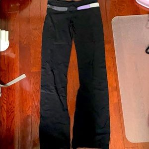 Reversible yoga pants